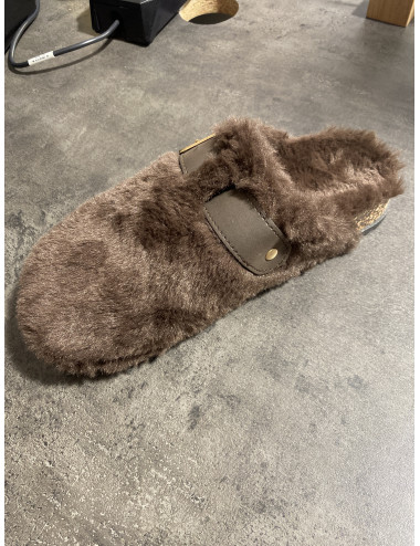 C85 Sabot fourrure boucle doré